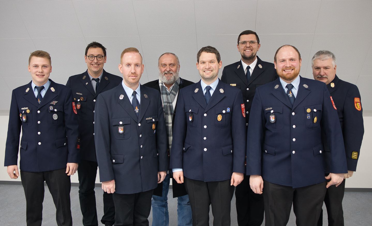 Moritz Koberstein (Vorsitzender), Christoph Leikam (Kämmerer), Andreas Götz (3. Kommandant), Anton Peter (Bürgermeister), Florian Baumer (1. Kommandant), Thorsten Jobst (KBM), Christoph Scheibel (2.Kommandant), Hans Sperber (KBI) Image